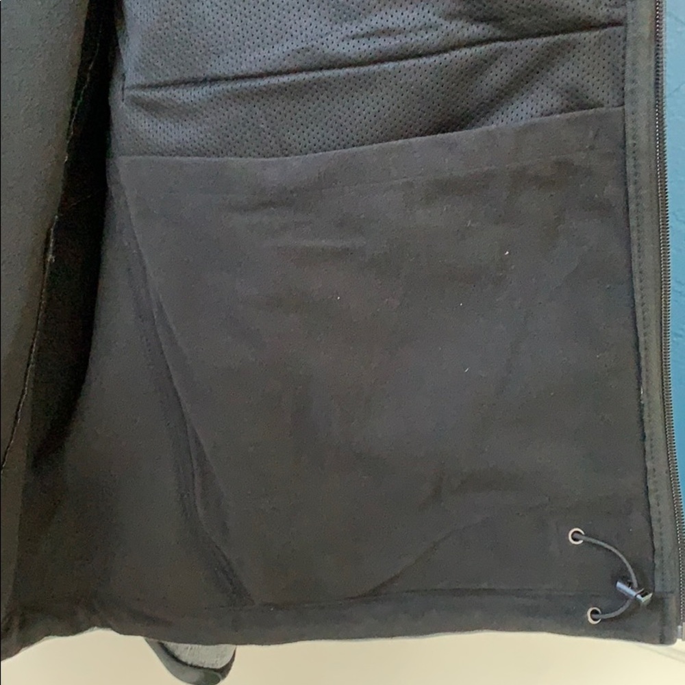 Kirkland Jacket 🖤 - Picture 5 of 6